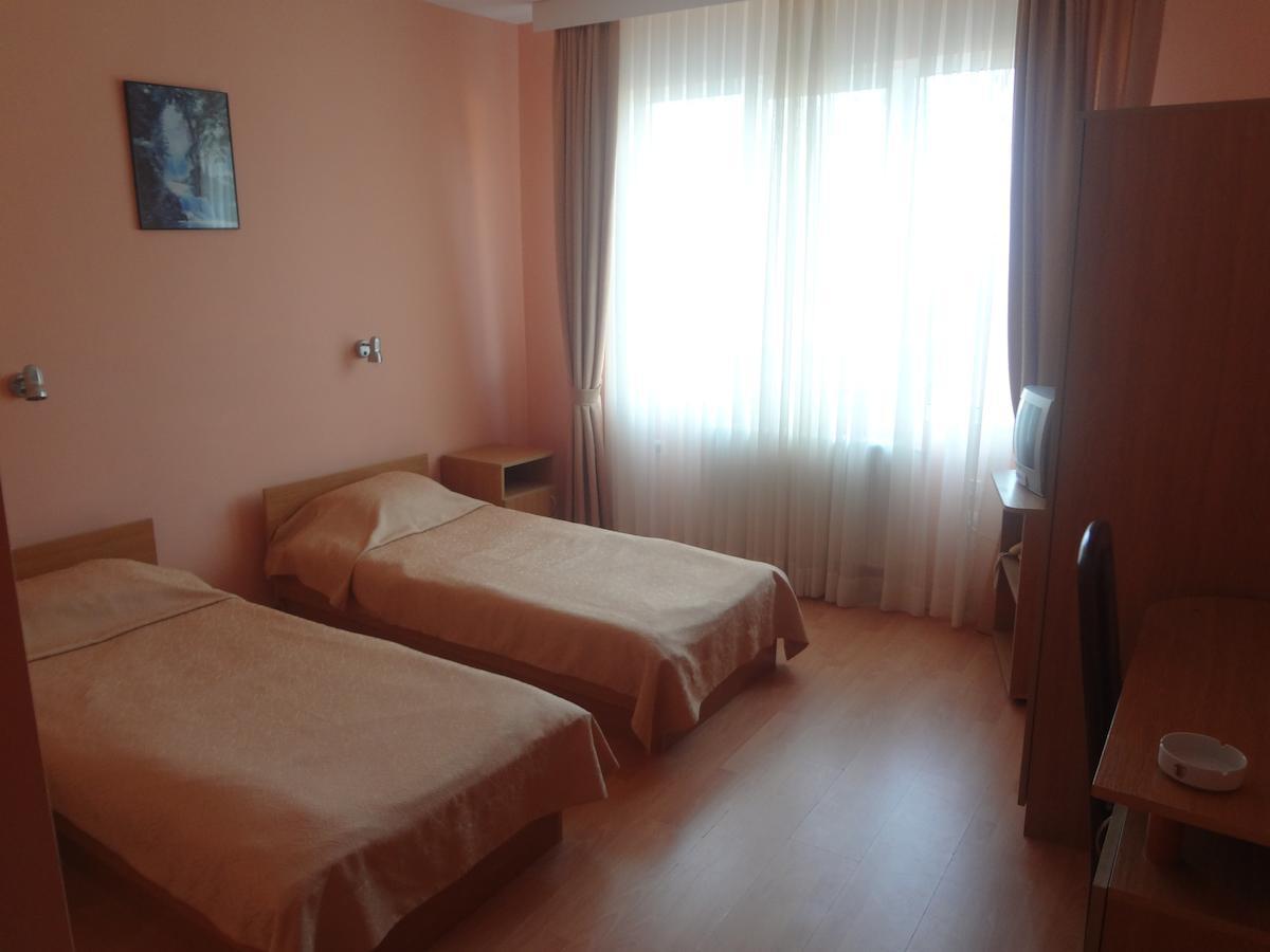 Paradise Hotel Madzharovo Room photo