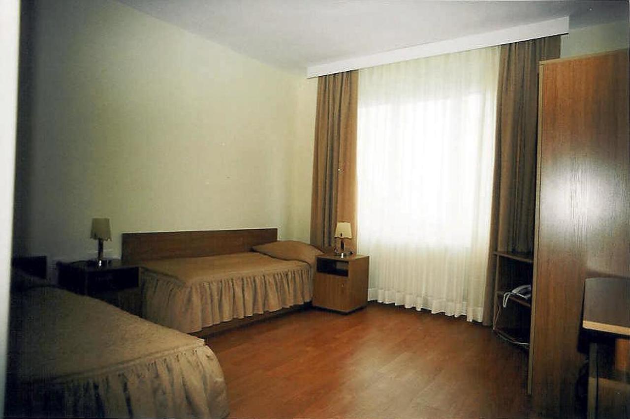 Paradise Hotel Madzharovo Exterior photo