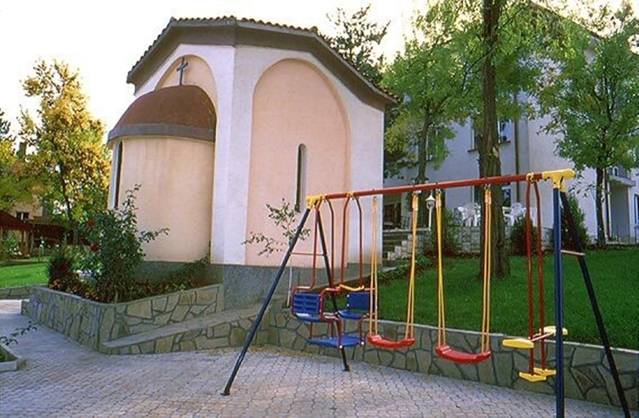 Paradise Hotel Madzharovo Exterior photo